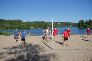 Volleyballfinalen gikk mellom De håplause og Nederlaget. Foto: Astri Kløvstad